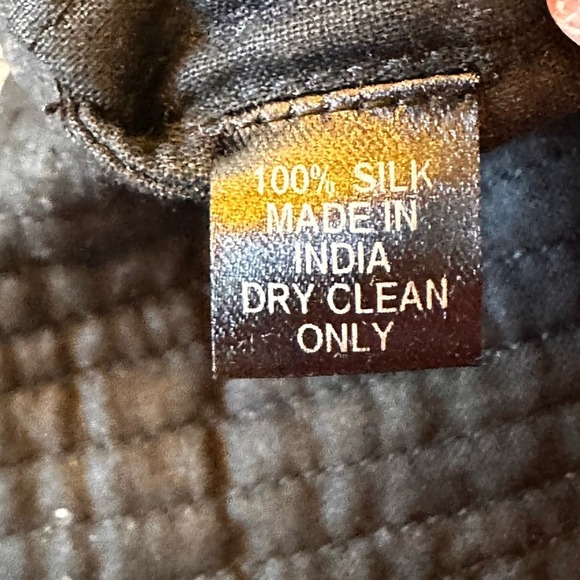 Harshita size Med black & white Quilted silk‎ geometrical design jacket - Picture 16 of 16